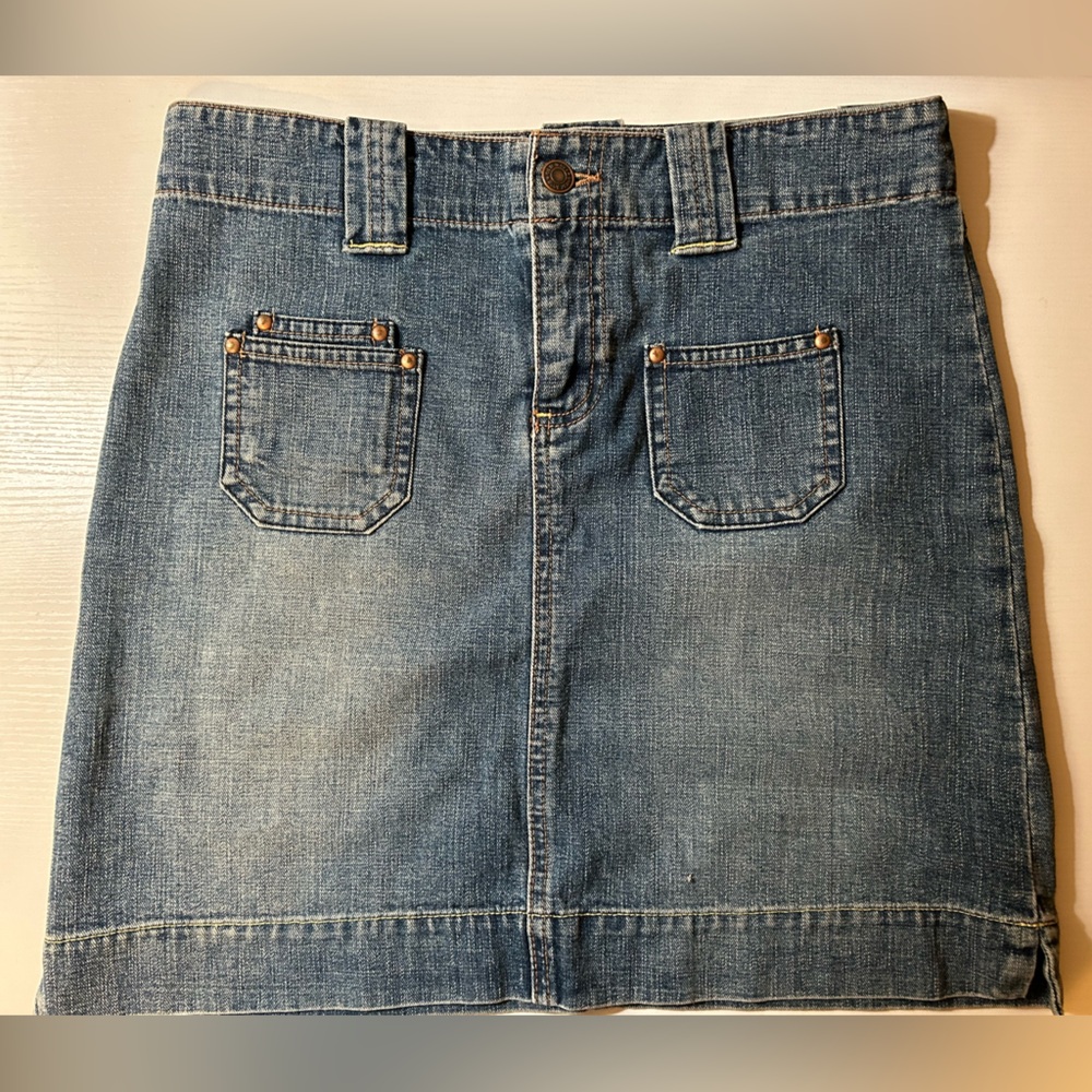 EUC Y2K old navy blue jean skirt Sz 4 belt loop preppy minimalist